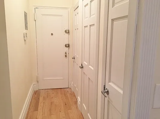 Rented by DYNAMIC REALTY OF NEW YORK CORP | media 30