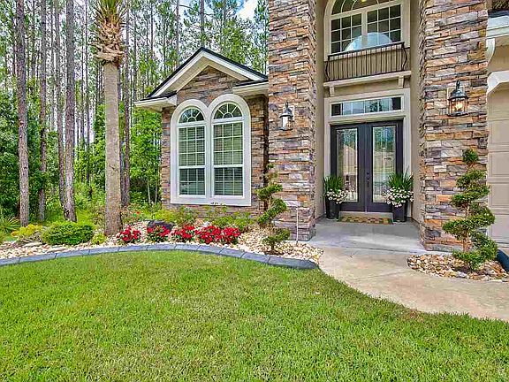 4th image of 135 Staplehurst Dr