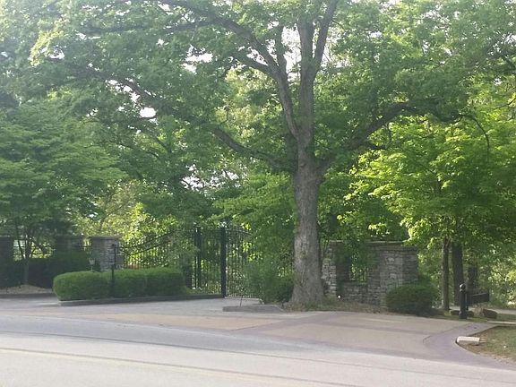 2nd image of 253 Plateau Ln