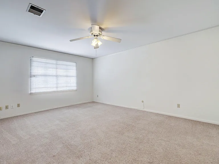 4002 Portsmouth Ave — Photo 9