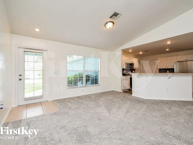 1418 NW 19th St — Photo 5