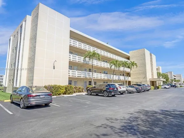 205 SE 11th Ter APT 302, Dania, FL 33004