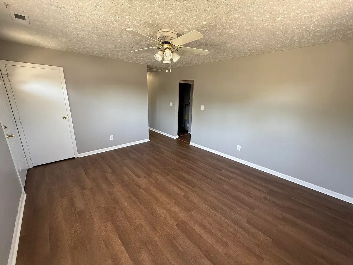 Building Photo - 3732 Red River Dr
