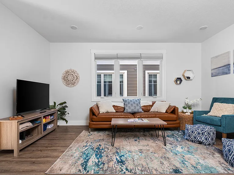 922 E Front St #201 — Photo 52
