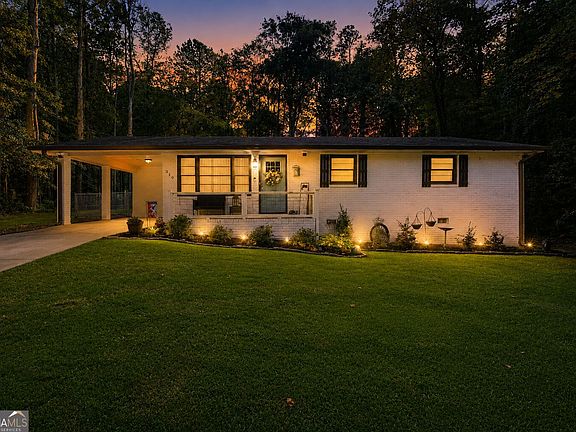 2nd image of 319 Elizabeth Ln