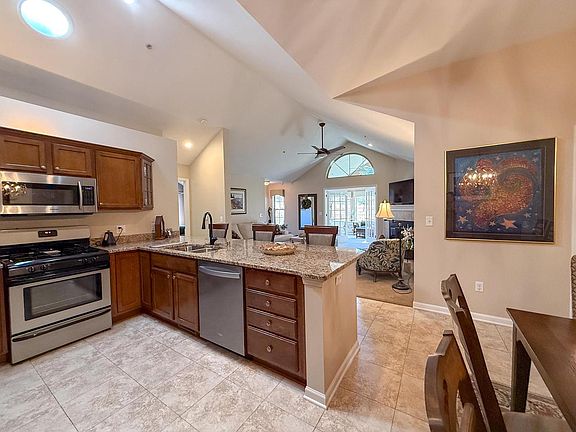 3rd image of 15330 Huff WAY