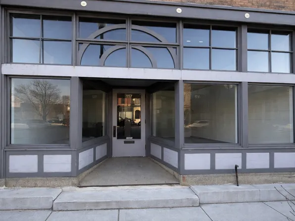 117 E 9th St, Lockport, IL 60441