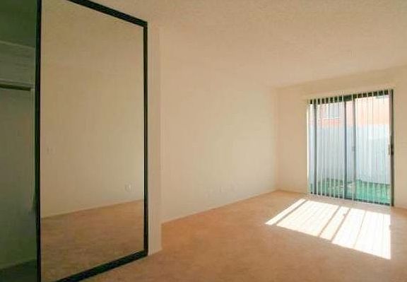 3rd image of 3942 Hamilton St APT 6