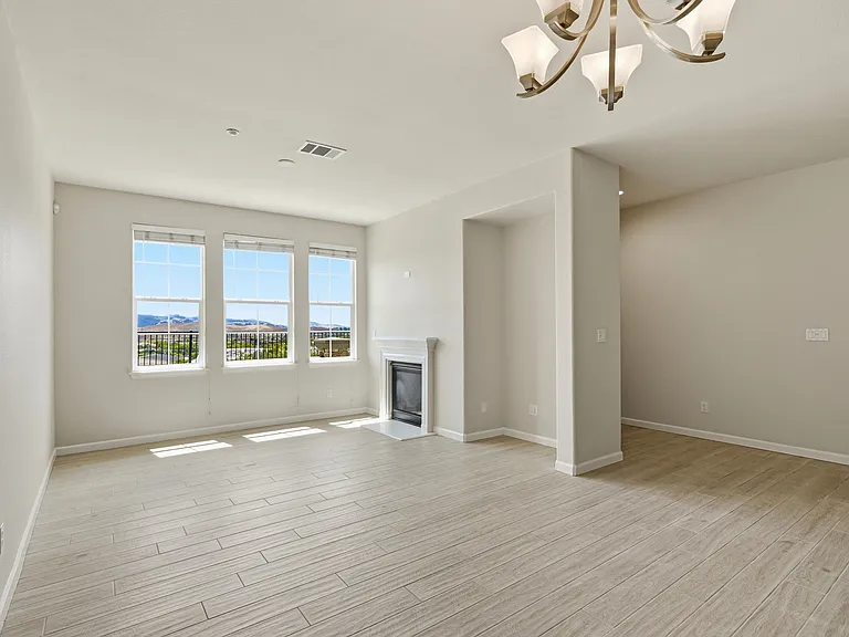 5206 Fioli Loop — Photo 23