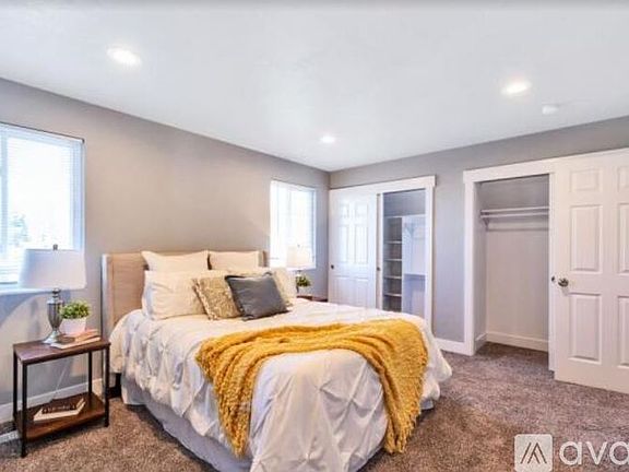 4th image of 2579 E Cinnabar Ln #2579