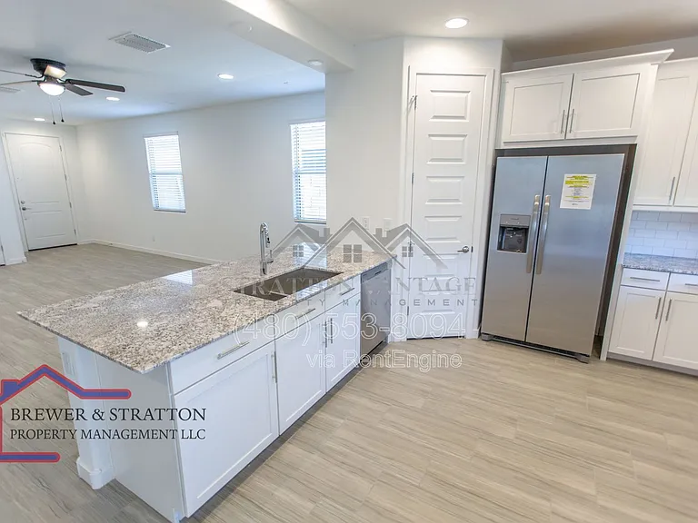 2226 E Kelly Dr — Photo 13