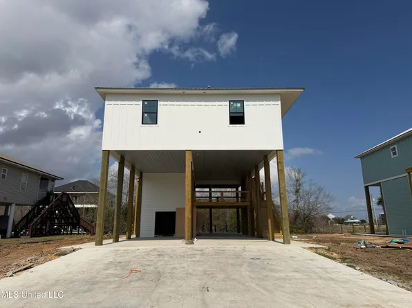 11129 Bay Cove Dr, Bay Saint Louis, MS 39520