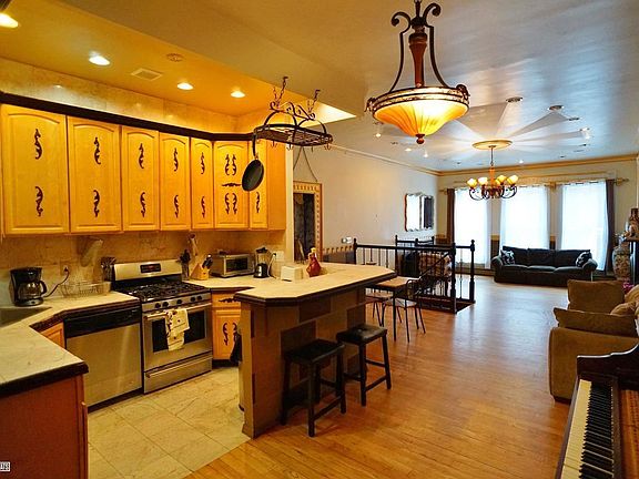2nd image of 365 W 116th St APT 2