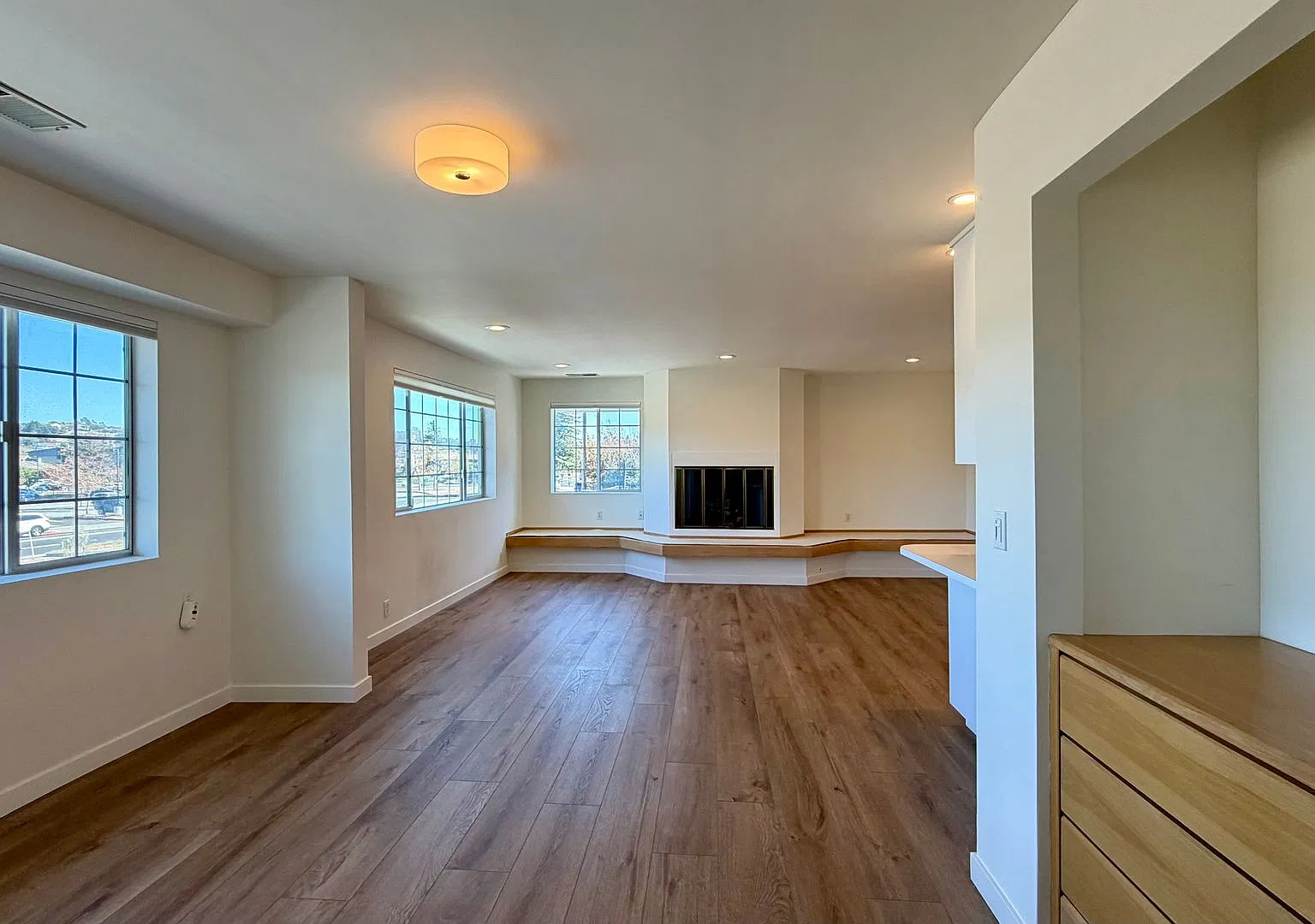 Outside Leasing - 554 Miller Ave. — Photo 1