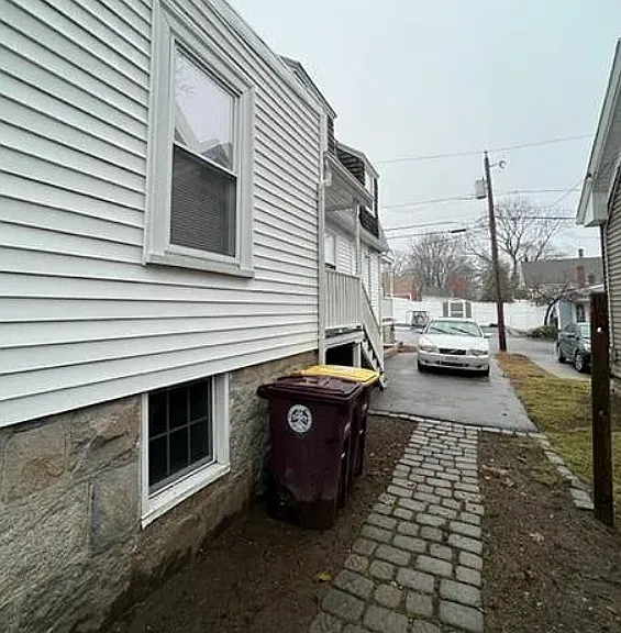 24 Cain Ave — Photo 10