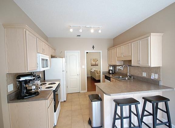 5th image of 8674 Valmont Cir