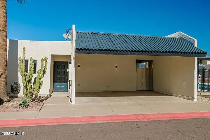 2 bed, 1.0 bath, 960 sqft, $2,000 — Photo 2