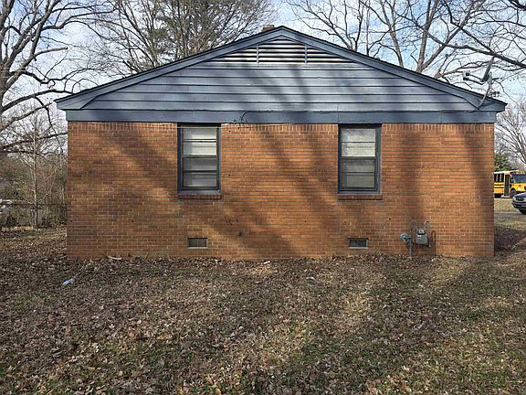 3rd image of 1593 E Holmes Rd