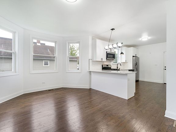 3rd image of 412 S 12th Ave