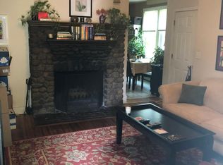 11 Dr Gillette Cir #B, Westport, CT 06880