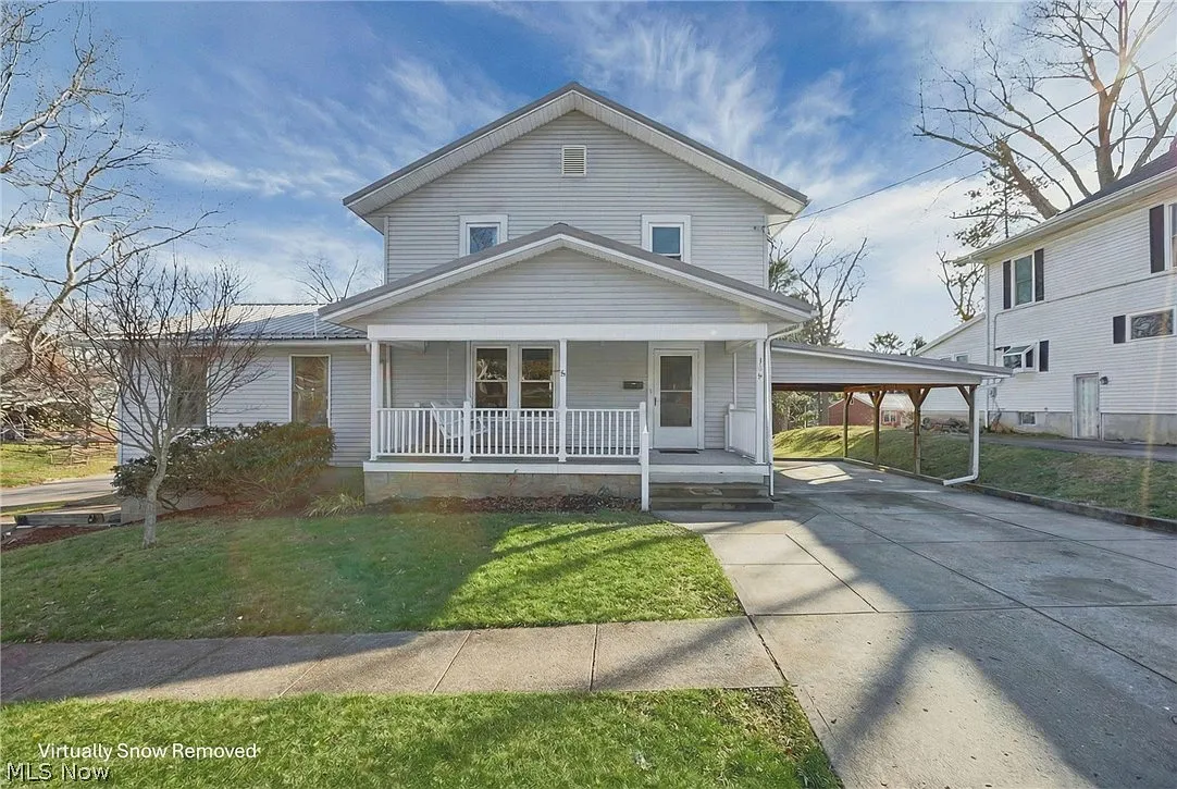 170 Thompson Ave photo 1