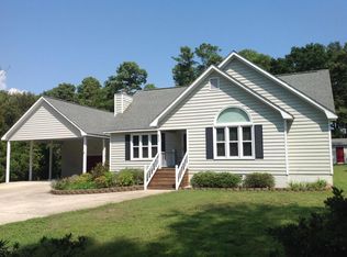 802 East Dr, Morehead City, NC 28557