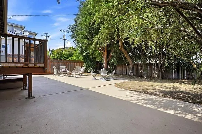 780 Acacia Ave — Photo 17