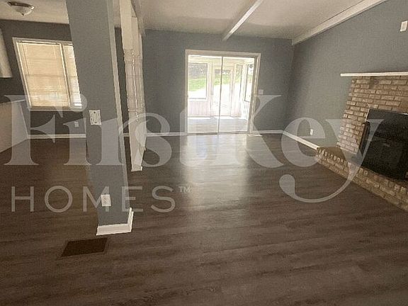 3rd image of 4881 Rockwood Dr