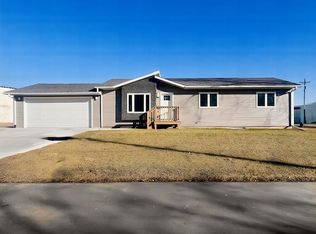 405 10th St, Nevada, IA 50201