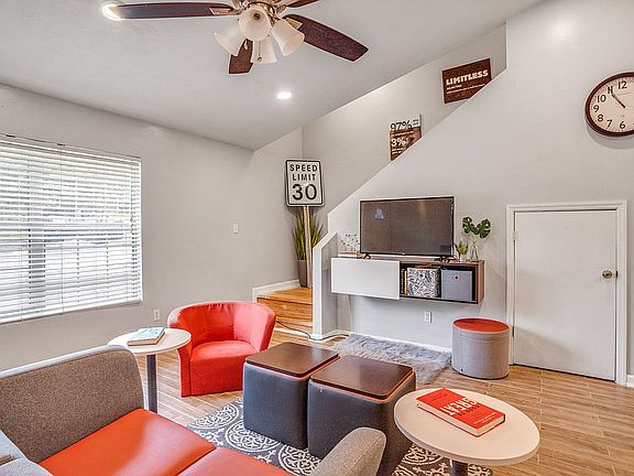 5th image of 640 Eugenia St APT 205