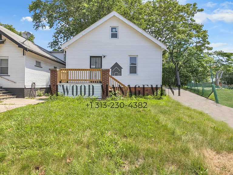 450 Algonquin St — Photo 1