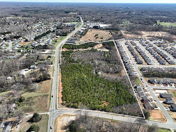 4th image of 4520 Hicone Rd #3