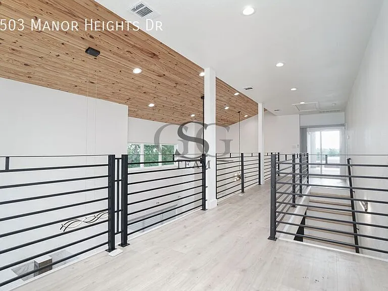 2503 Manor Heights Dr — Photo 15