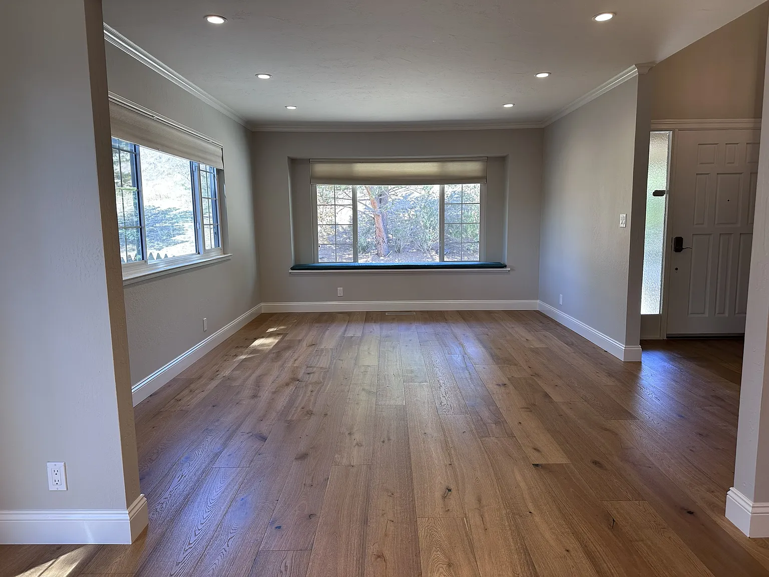 3 bed, 2.5 bath, 2114 sqft, $5,500 — Photo 3