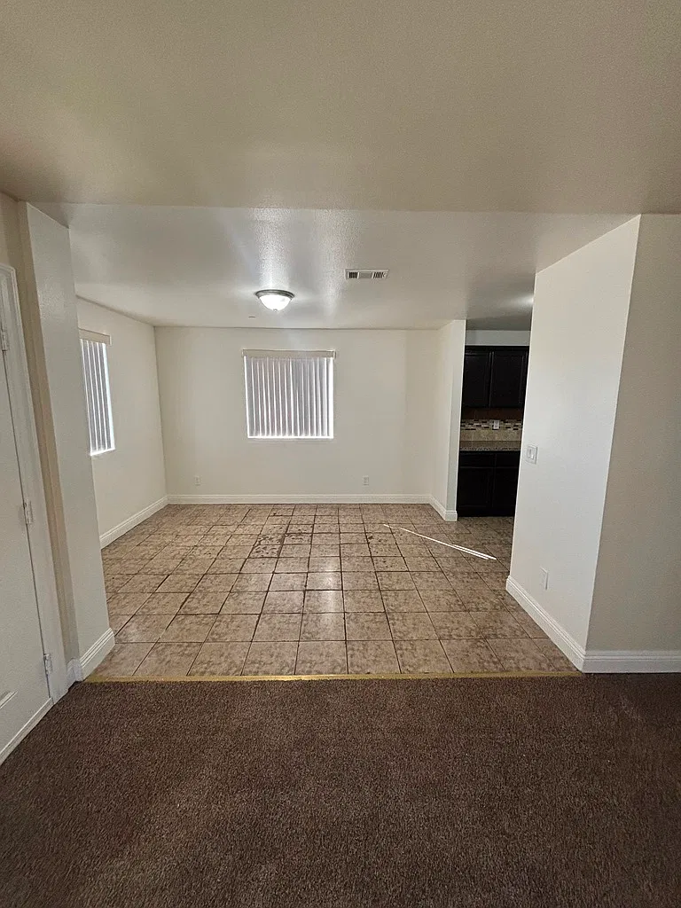 5 bed, 1863 sqft, $3,950 — Photo 4