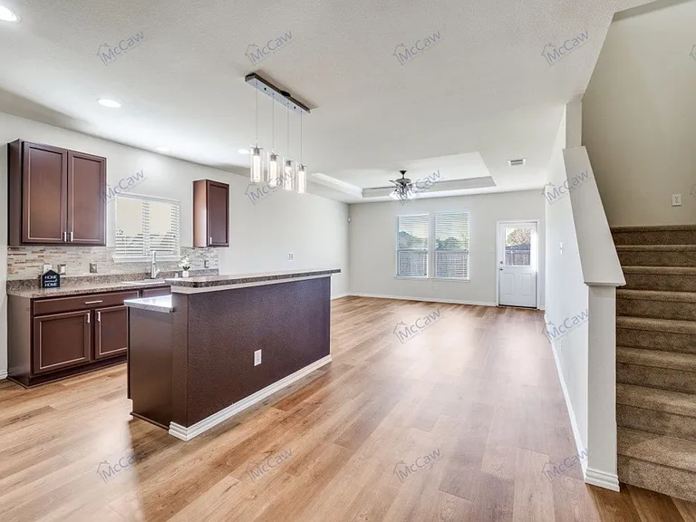 1516 Abby Creek Dr — Photo 6