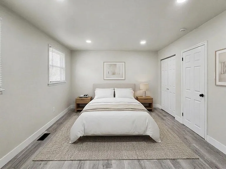 200 E Maple Ave — Photo 28