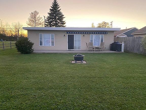 3rd image of 10936 W Shore Dr