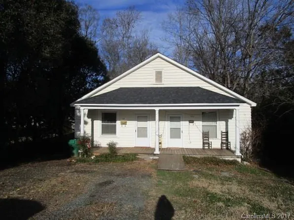 1409 Chippendale Rd, Charlotte, NC 28205
