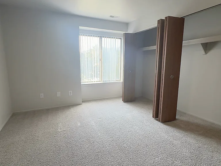 Prentiss Pointe Apartments — Photo 159