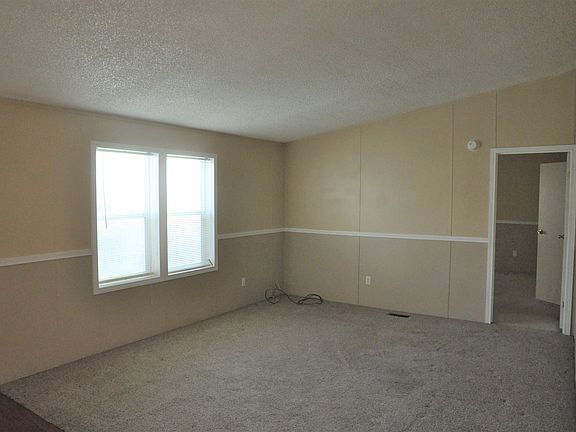 3rd image of 2257 N Pinewood Dr