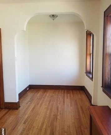 4th image of 130-2 Rutherford Pl