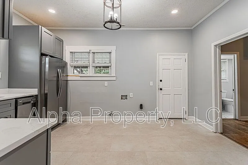 2 bed, 1.0 bath, 1100 sqft, $1,595 — Photo 4