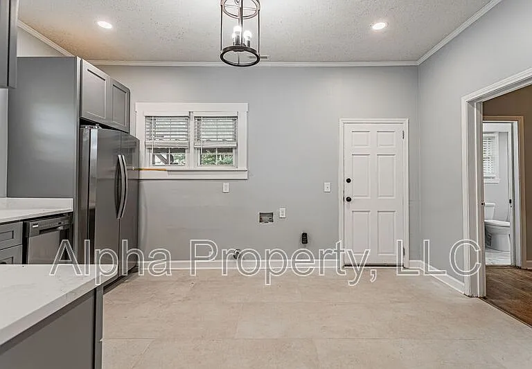 56 Hutchins St — Photo 4