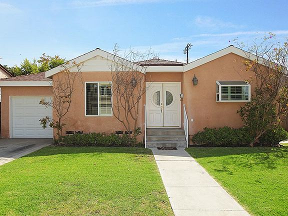 3rd image of 2724 Armacost Ave