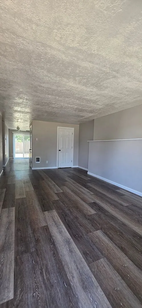 481-Satter Dr — Photo 2