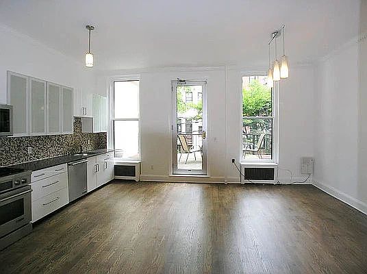 3rd image of 879 Union St APT 1