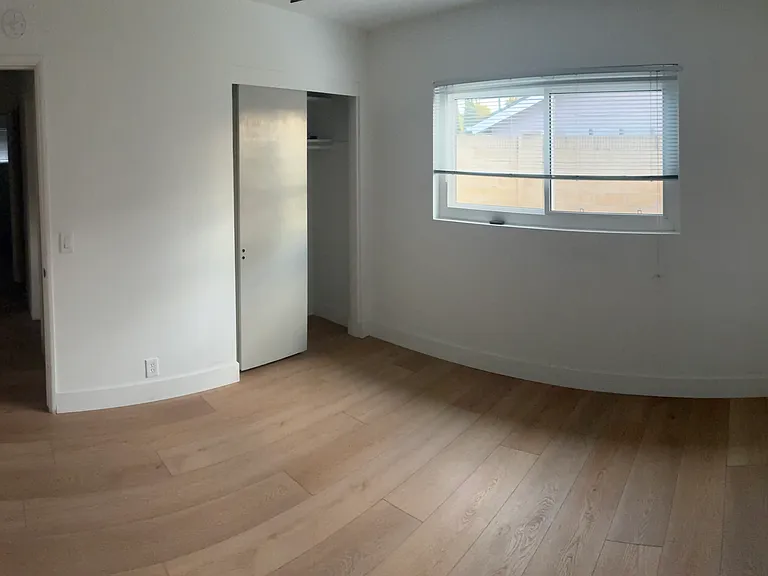 14012 Lambeth Way — Photo 2
