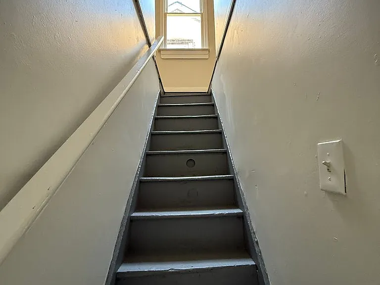 319 Rutherford Ave — Photo 24
