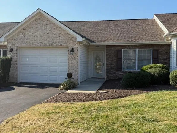 135 Charles Towne Dr, Danville, VA 24541